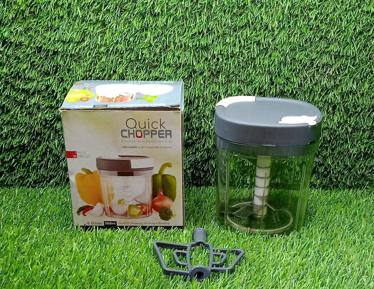 Practical chopper and slicer with a clear bowl for visible chopping and slicing Practical chopper and slicer with a clear bowl for visible chopping and slicing